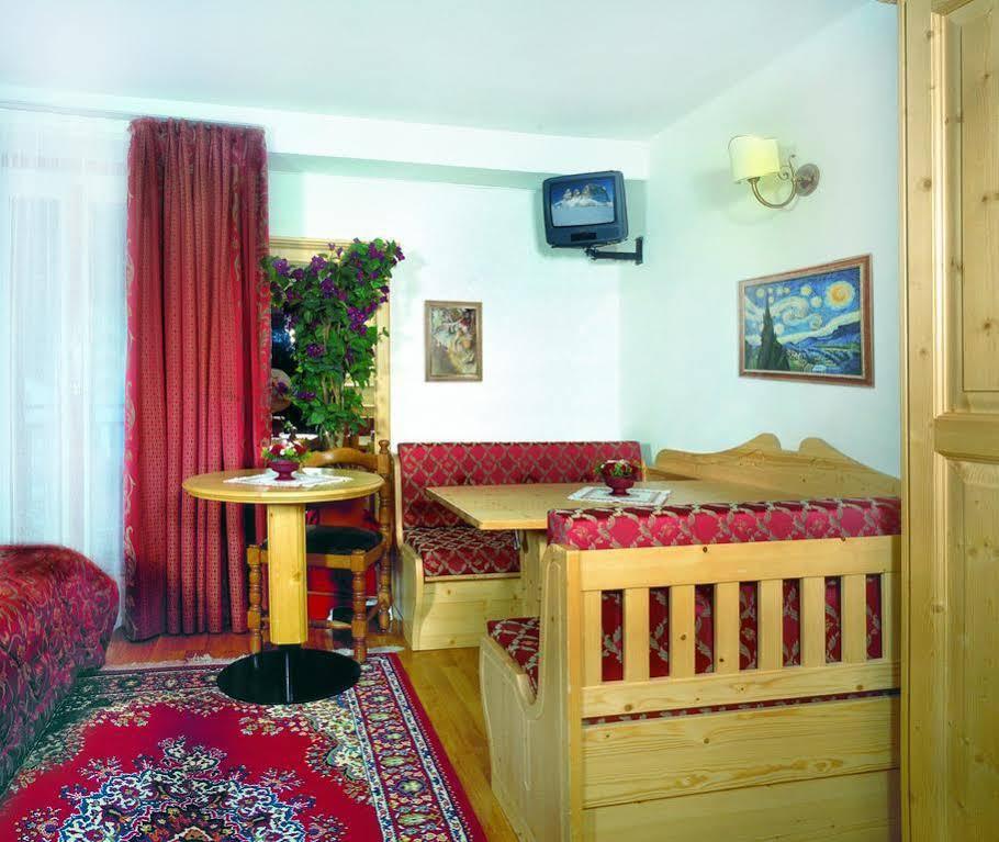 Hotel Bellevue Canazei